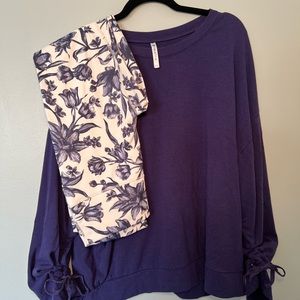 Fabletics set size Large.  Blue and off white.